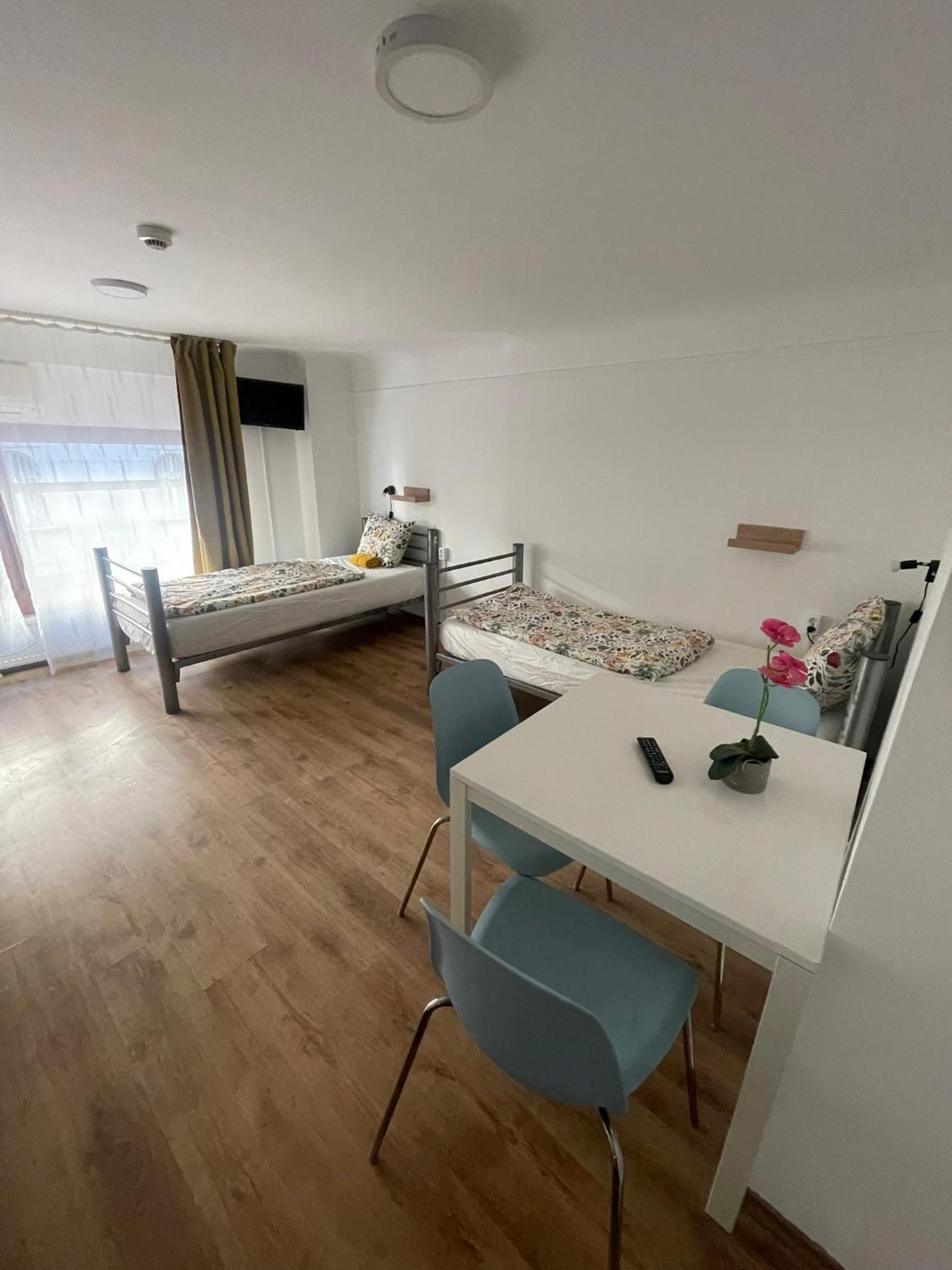 Center Hostel And Guest House Budapest Esterno foto
